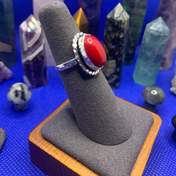 Dainty Red Coral Ring in Cute Twisty Setting. .925 Silver Plated. Size 5.5 - Picture 3 of 10